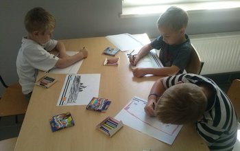 Filip, Daniel i Bartek rysują wagony do  (photo)