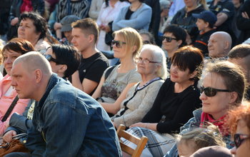  (photo)