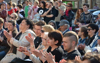  (photo)