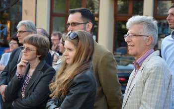  (photo)