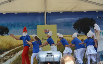  (photo)