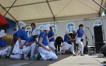  (photo)