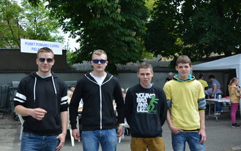  (photo)