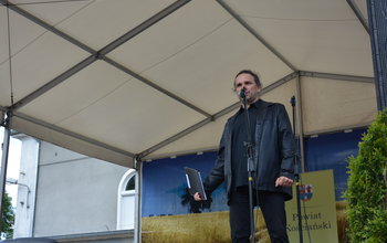  (photo)