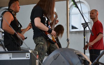  (photo)