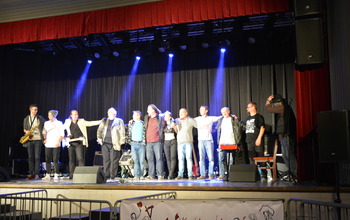  (photo)