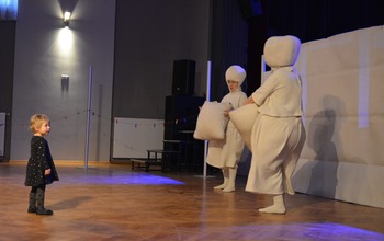  (photo)
