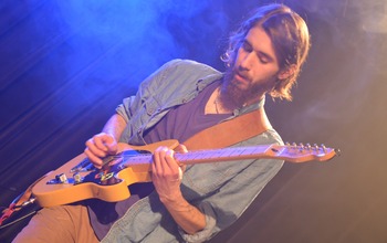  (photo)