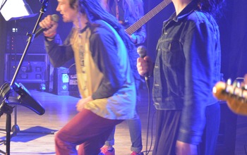  (photo)