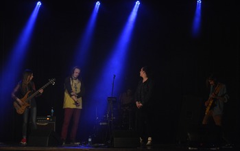  (photo)