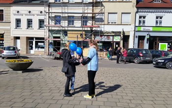  (photo)