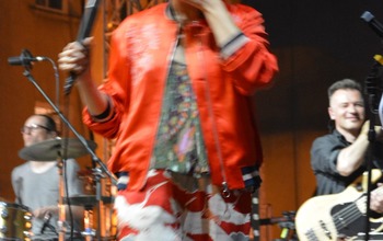  (photo)