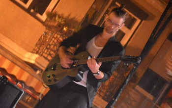  (photo)
