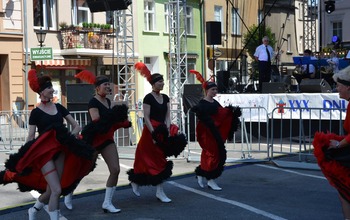  (photo)