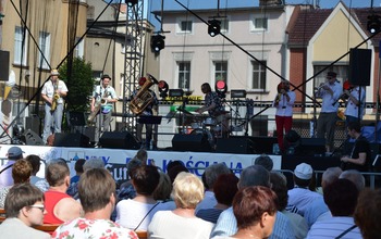  (photo)