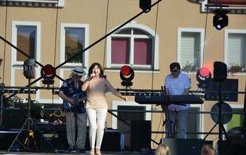  (photo)
