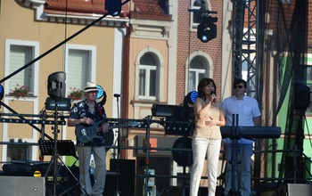  (photo)
