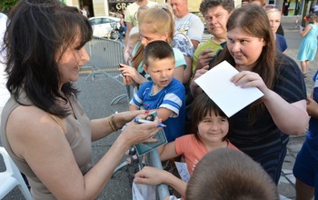  (photo)