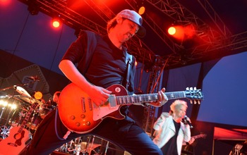  (photo)