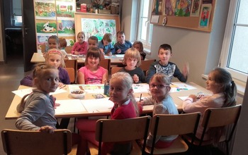  (photo)