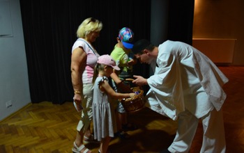  (photo)
