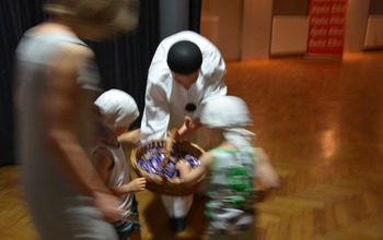  (photo)