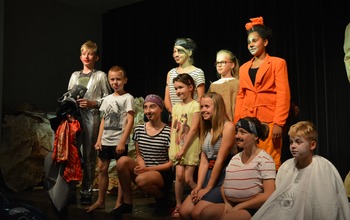  (photo)