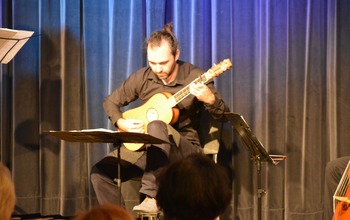  (photo)