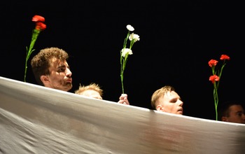  (photo)