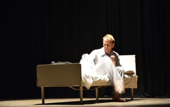  (photo)