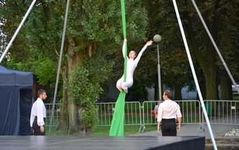  (photo)