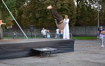  (photo)