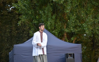  (photo)