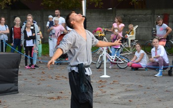  (photo)