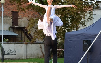  (photo)