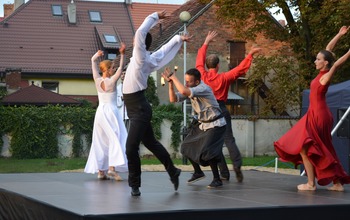 (photo)