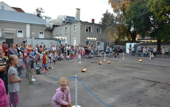  (photo)
