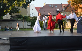  (photo)