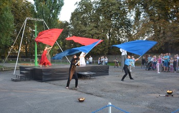  (photo)