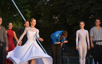  (photo)