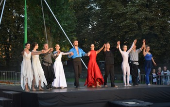  (photo)
