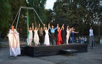  (photo)