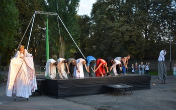  (photo)