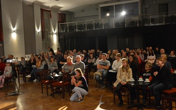  (photo)