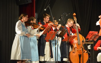 (photo)