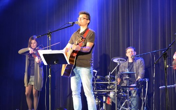  (photo)