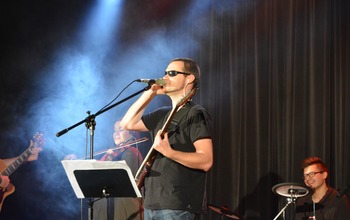  (photo)