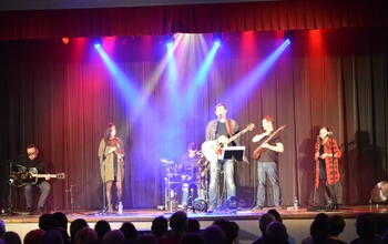  (photo)