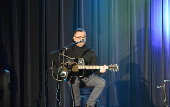  (photo)