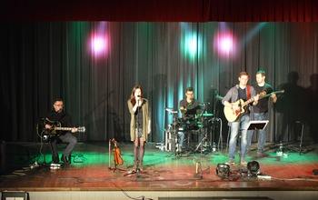  (photo)